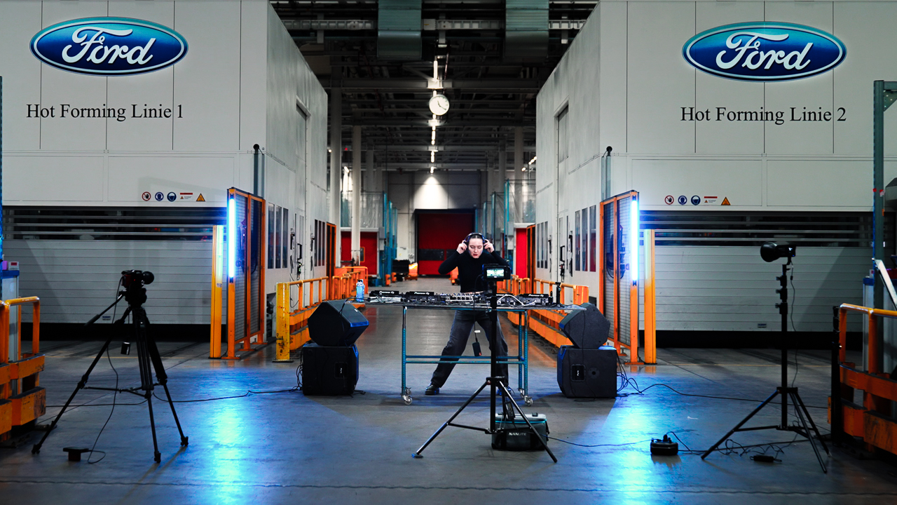 Louisa Pitz live stream at the Ford plant